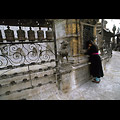 Nepal - Kathmandu, Swayambhunath, preghiera
